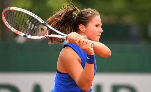 伊萨克肩负 伊萨克肩负