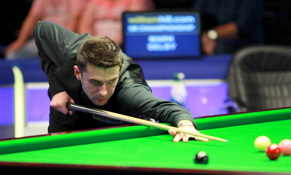 伊萨克肩负 伊萨克肩负