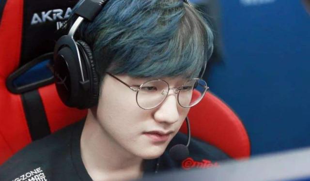 占据主动 占据主动